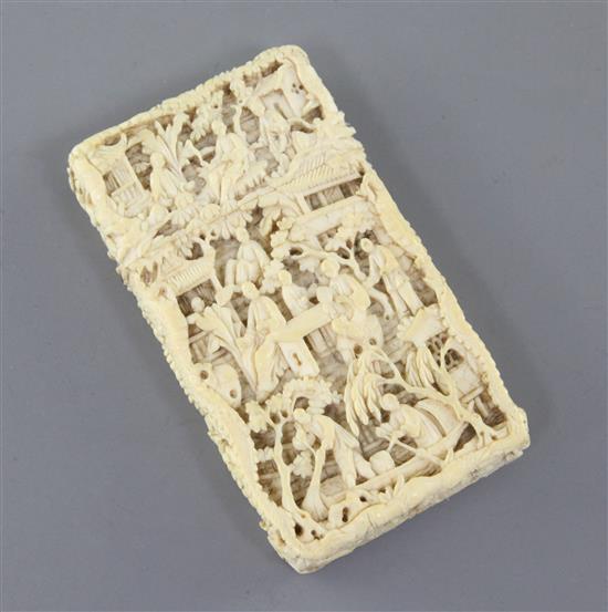 A Chinese export ivory card case, 19th century, 9.5cm